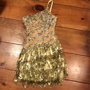 Gold fringe cocktail